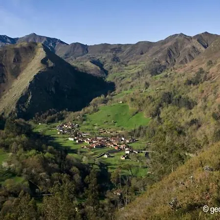Coqueta Casa, En Un Iconico Pueblo De Asturias * ESPINAREDO