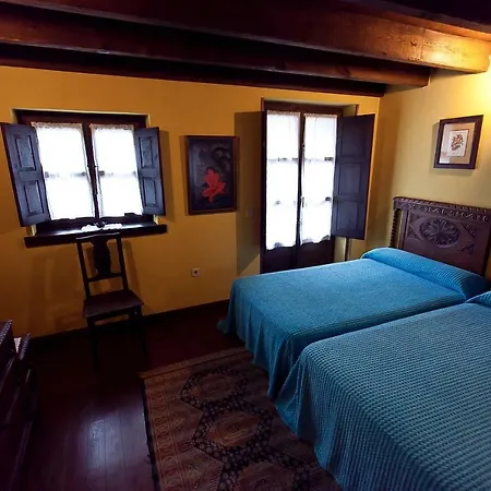 Coqueta Casa, En Un Iconico Pueblo De Asturias *