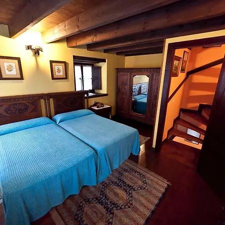 Coqueta Casa, En Un Iconico Pueblo De Asturias * ESPINAREDO
