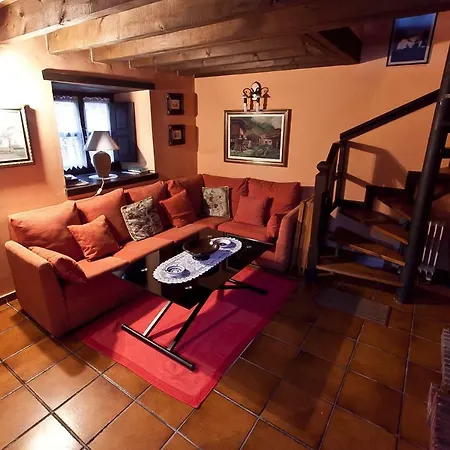 Coqueta Casa, En Un Iconico Pueblo De Asturias * ESPINAREDO
