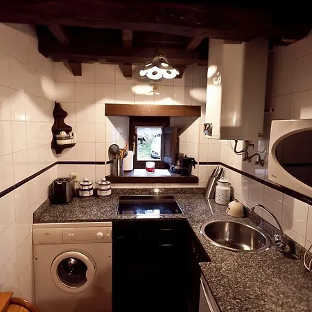 Coqueta Casa, En Un Iconico Pueblo De Asturias *